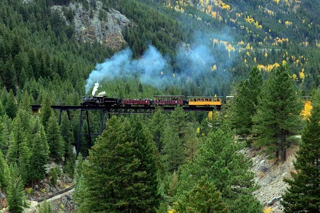 ALL ABOARD! SCENIC MOUNTAIN TRAINS & NATIONAL PARKS