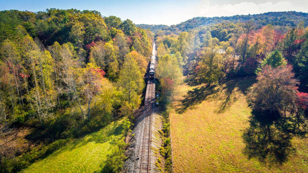 Breathtaking fall scenery on this tour to the Great Smoky Mountains with Elite-Goody Tours